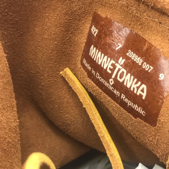 Minnetonka Moccasins Women’s Ankle Fringe Brown - Picture 3 of 7